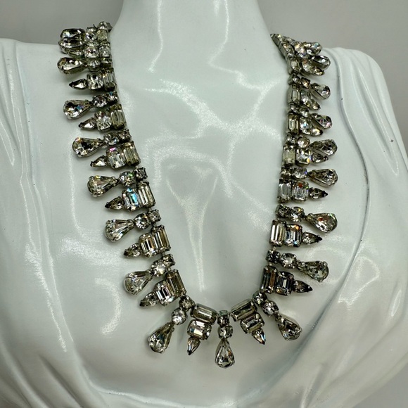 Vintage Silvertone Rhinestone Bib Necklace Hidden Clasp Statement Collar EUC - Picture 13 of 17